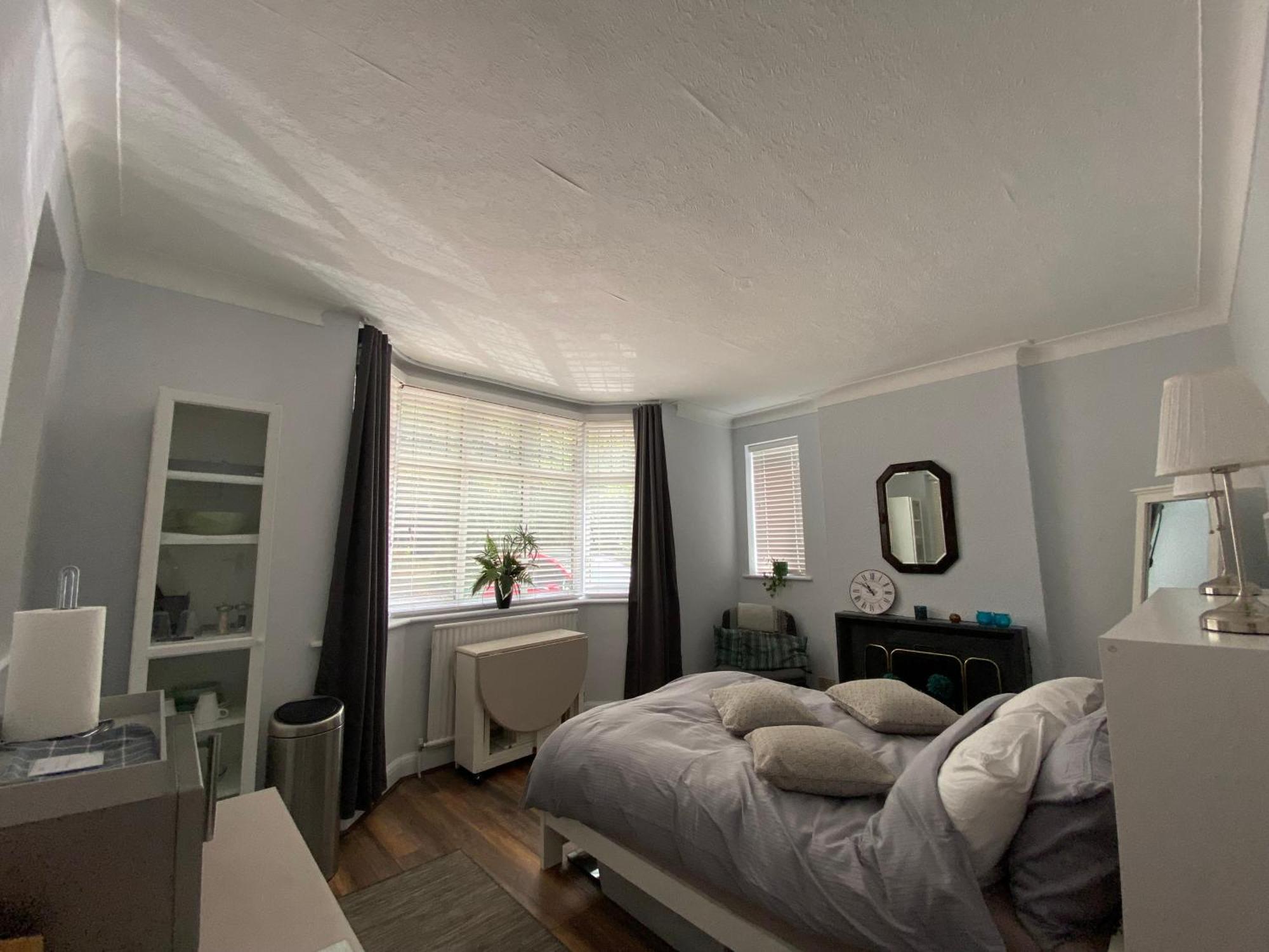 Spacious Double Studio-Style Room أوربنغتون المظهر الخارجي الصورة